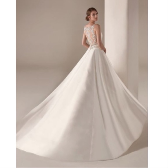 Pronovias Irelena Wedding Dress 2021 - Size 18 - Picture 2 of 7